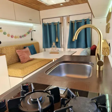 Static Camper In Front Of The Sea Ελ Μέντανο