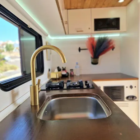 Κάμπινγκ Static Camper In Front Of The Sea *